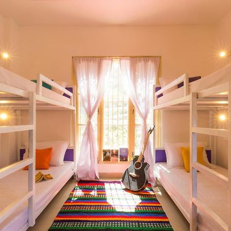 Gostops Dalhousie - Rooms & Dorms Екстериор снимка