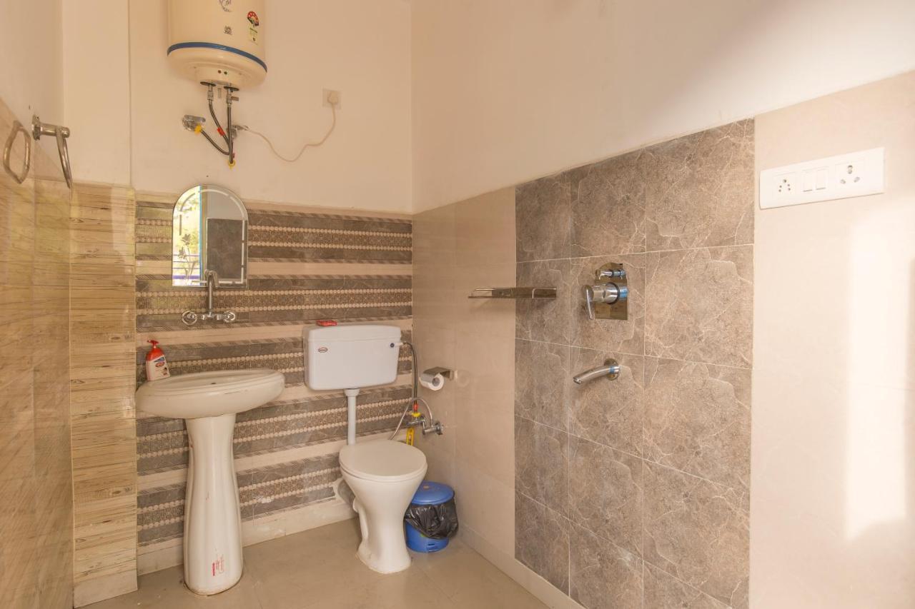 Gostops Dalhousie - Rooms & Dorms Екстериор снимка